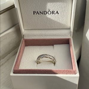 Pandora Ring